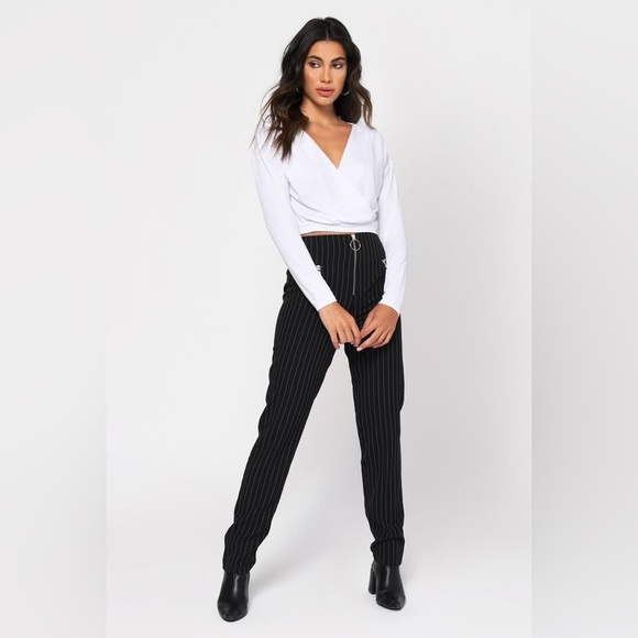 Tobi Plunging Crop Top - Picture 7 of 8